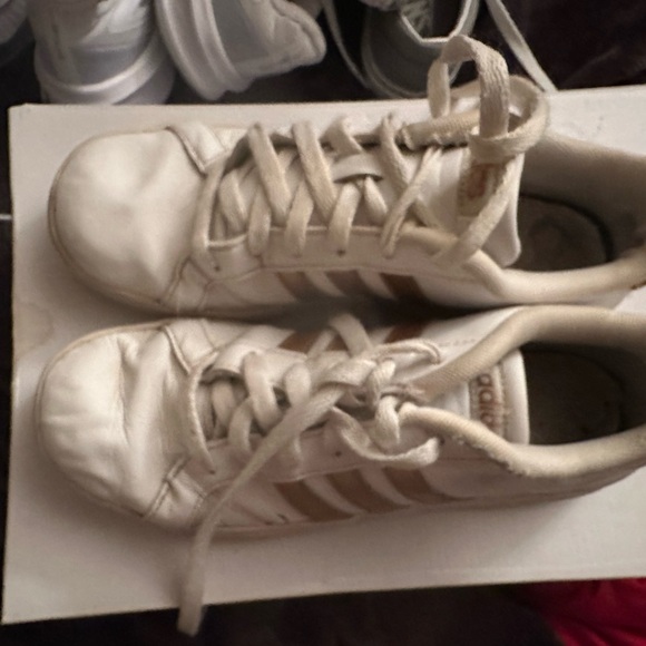 Adidas White Sneakers with Gold Stripes - Picture 3 of 4